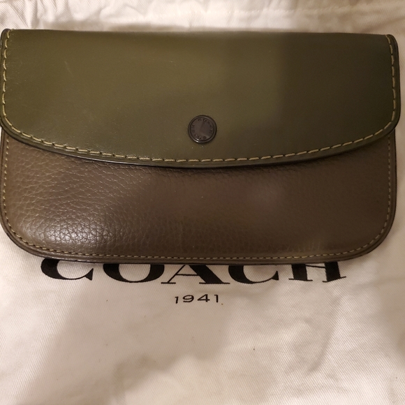 Coach Handbags - Coach 1941 clutch wristlet with colorblock snakeskin handle